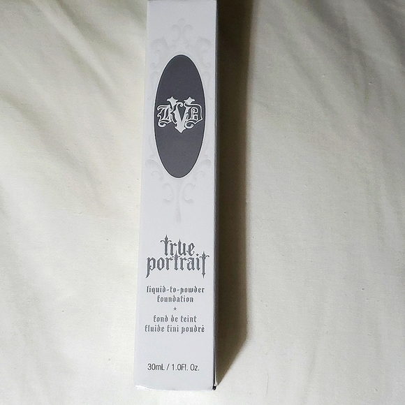 KVD True Portrait Foundation in 008 Light - Picture 1 of 4